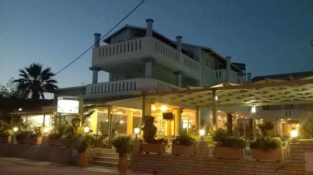 Hotel Spiros Амудья Екстер'єр фото